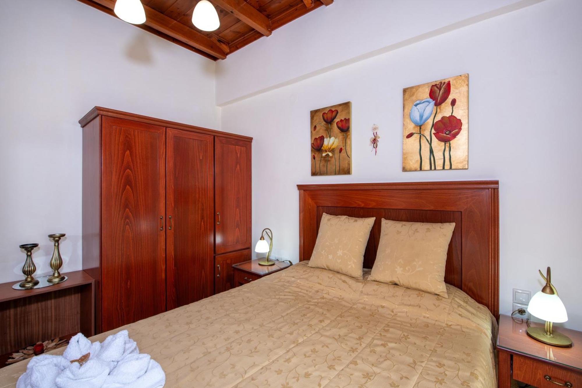 Socrates Holidays Apt. 2 With Pool Near The Beach Platanias  Exterior photo